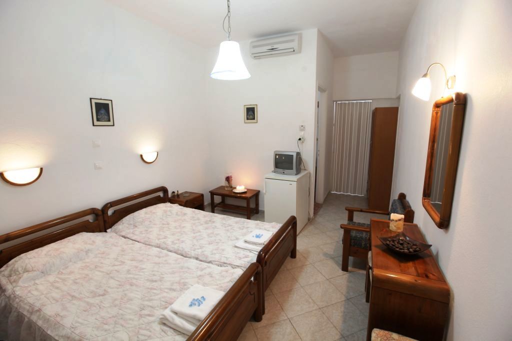 Mina Beach Agios Stefanos  Luaran gambar